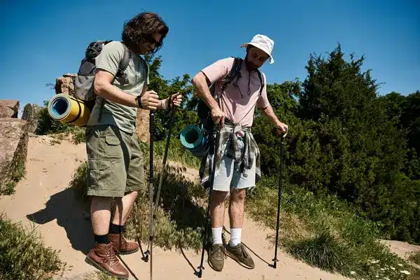 Cómo Mantener tu Piel Segura Durante Caminatas y Senderismo Utilizando Protector Solar Cómo Mantener tu Piel Segura Durante Caminatas y Senderismo Utilizando Protector Solar